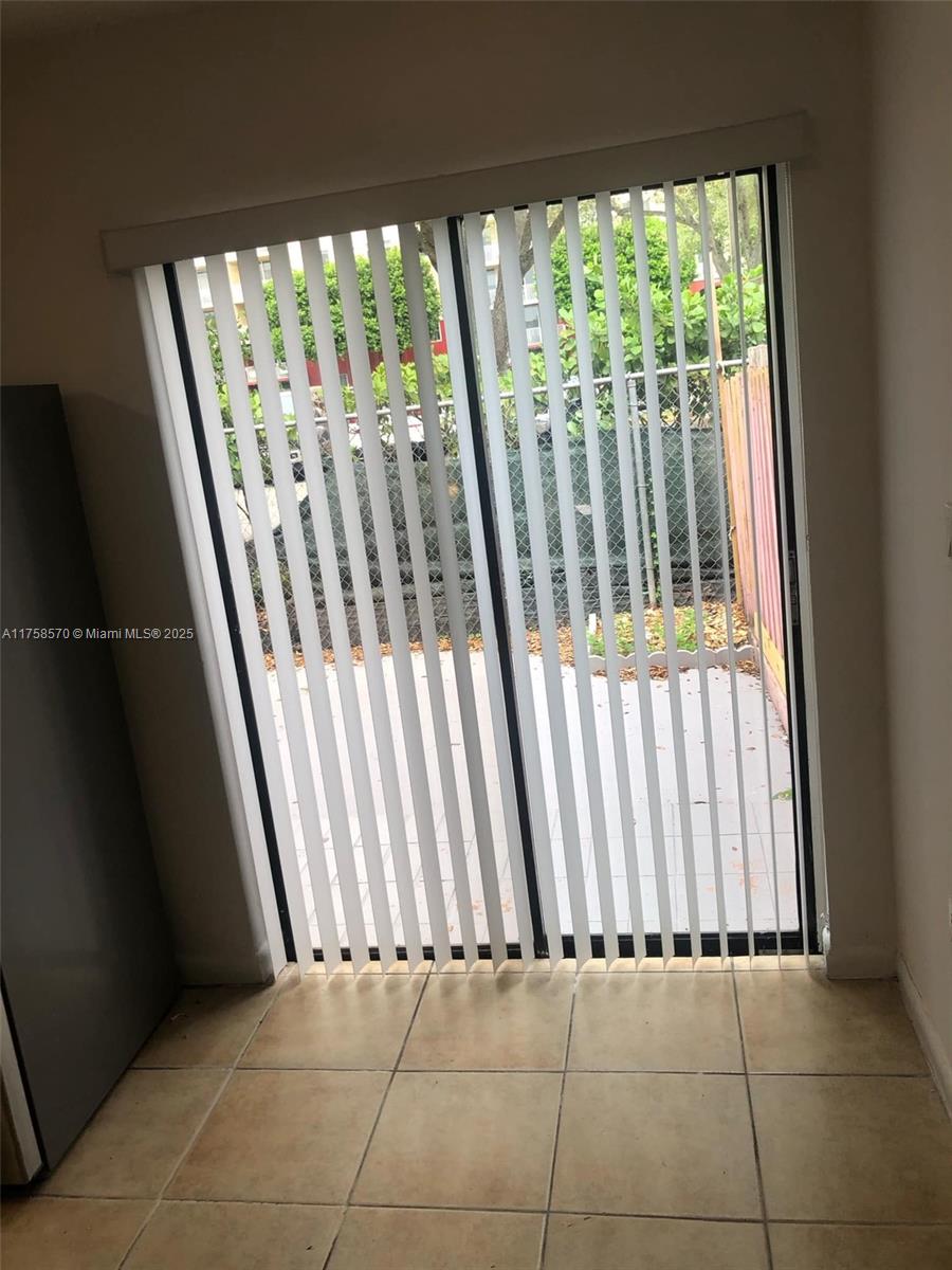 image MIDWAY MANSIONS TOWNHOMES5