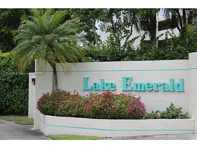 109 Lake Emerald Dr #304