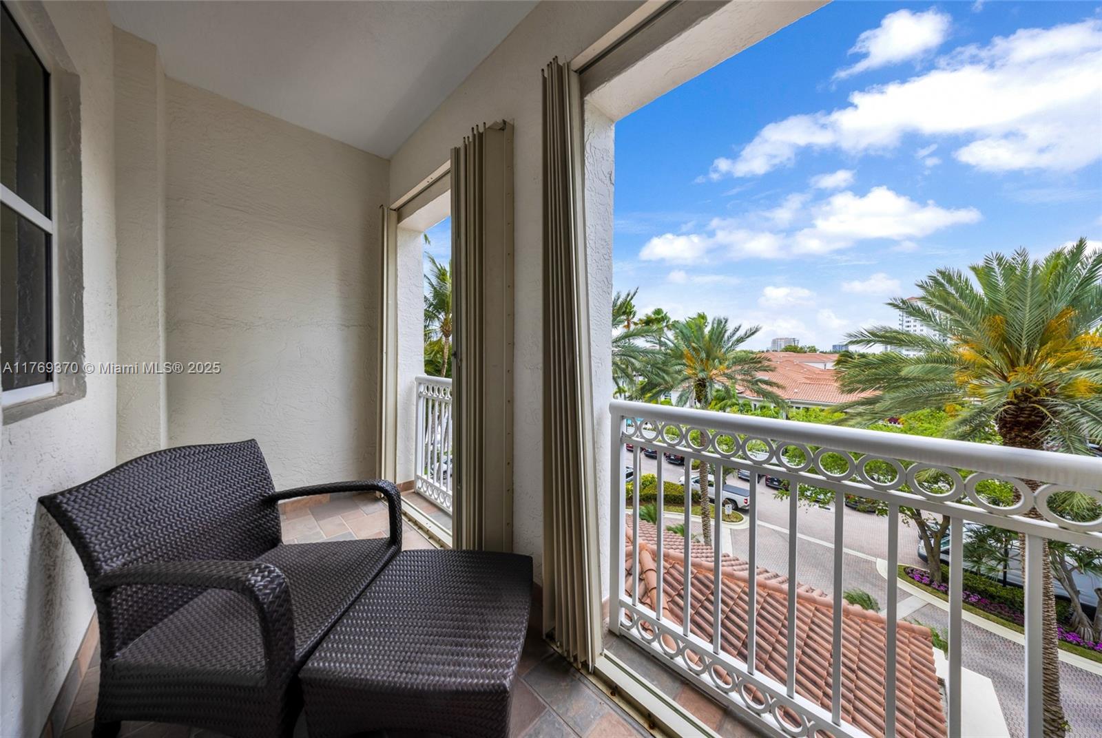 19925 NE 39th Pl #402 Aventura, FL 33180