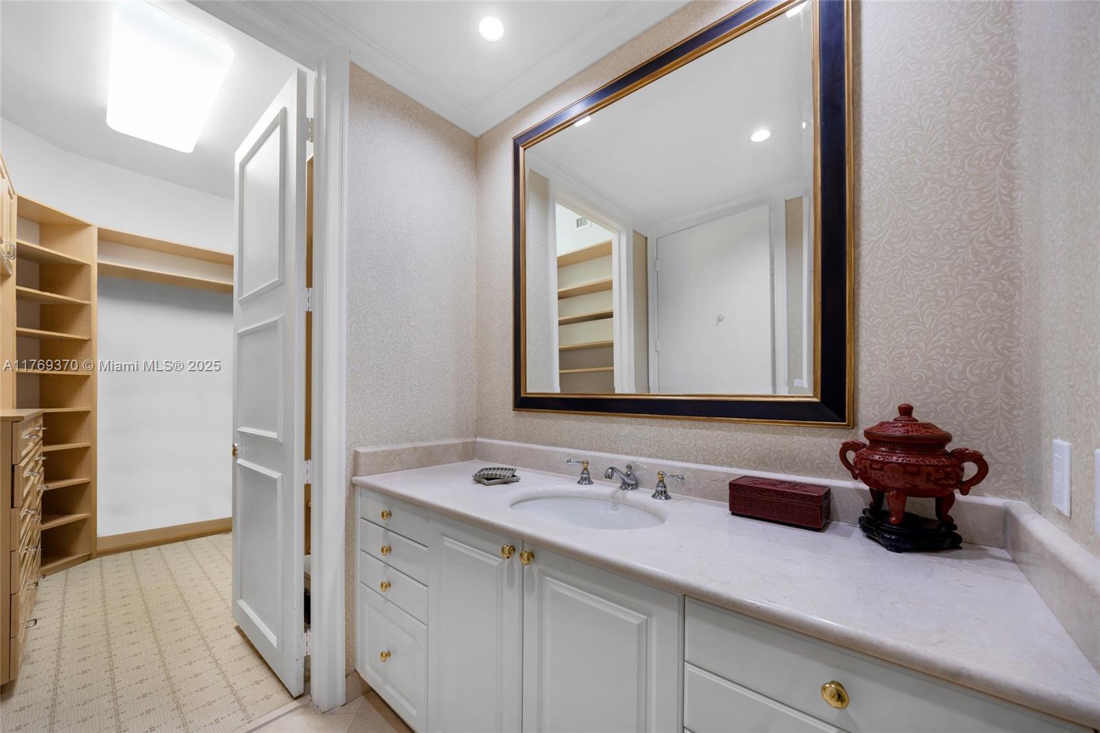 19925 NE 39th Pl #402 Aventura, FL 33180