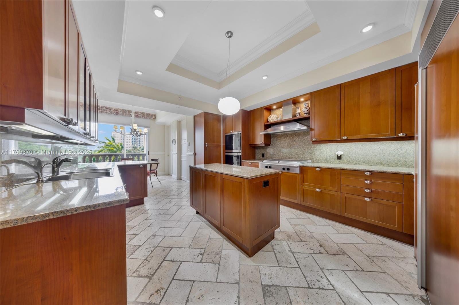 19925 NE 39th Pl #402 Aventura, FL 33180