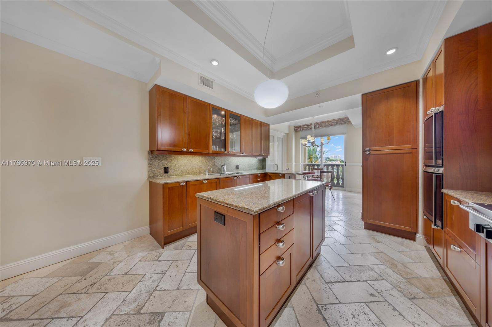 19925 NE 39th Pl #402 Aventura, FL 33180