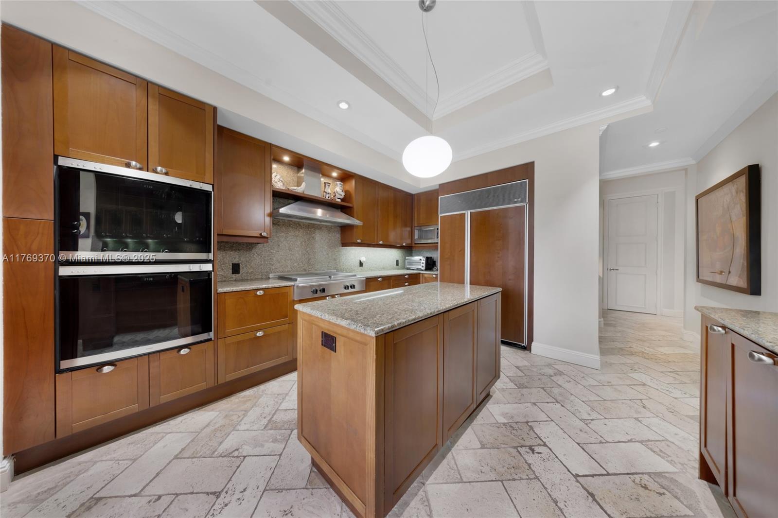 19925 NE 39th Pl #402 Aventura, FL 33180