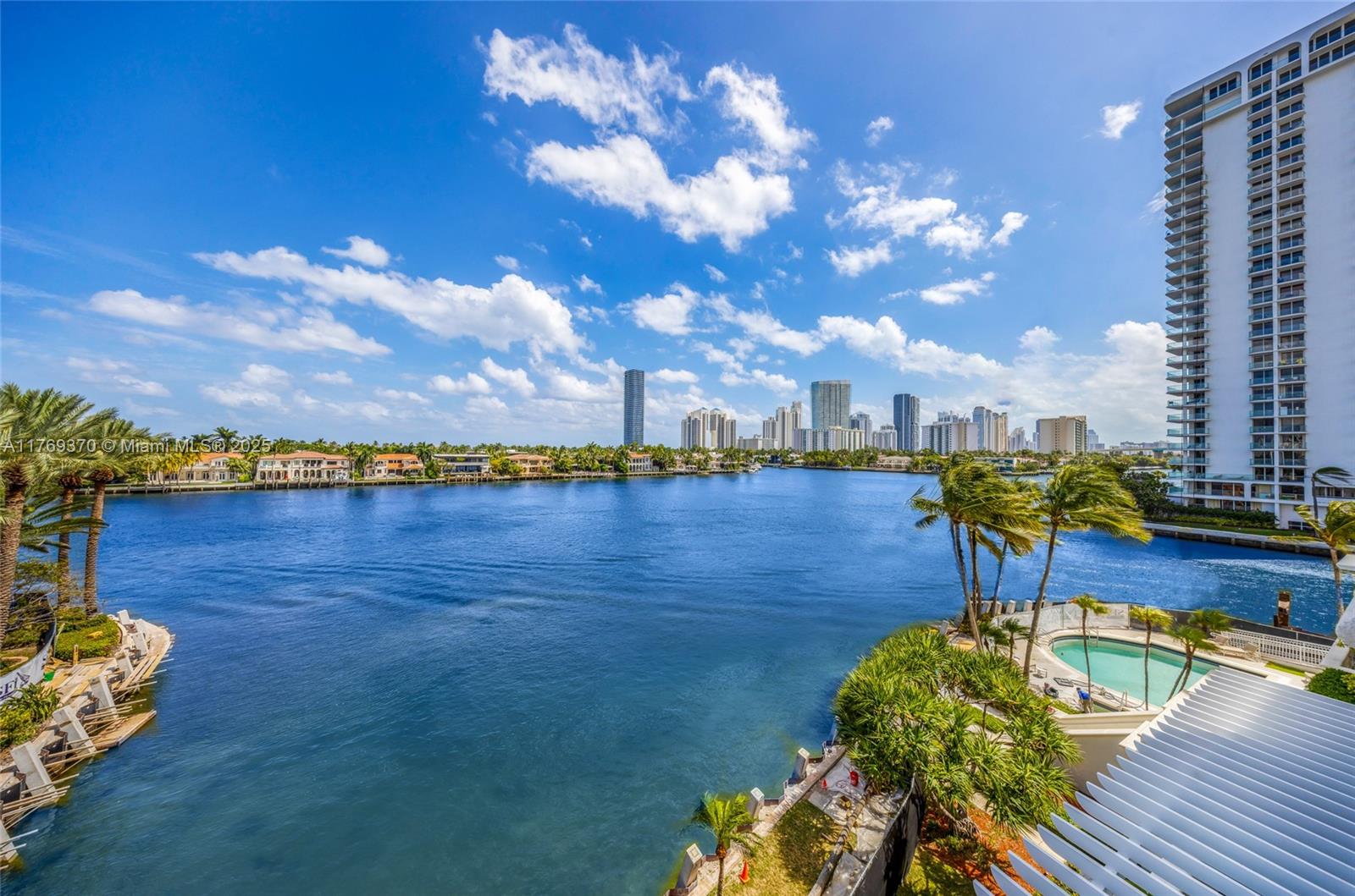 19925 NE 39th Pl #402 Aventura, FL 33180