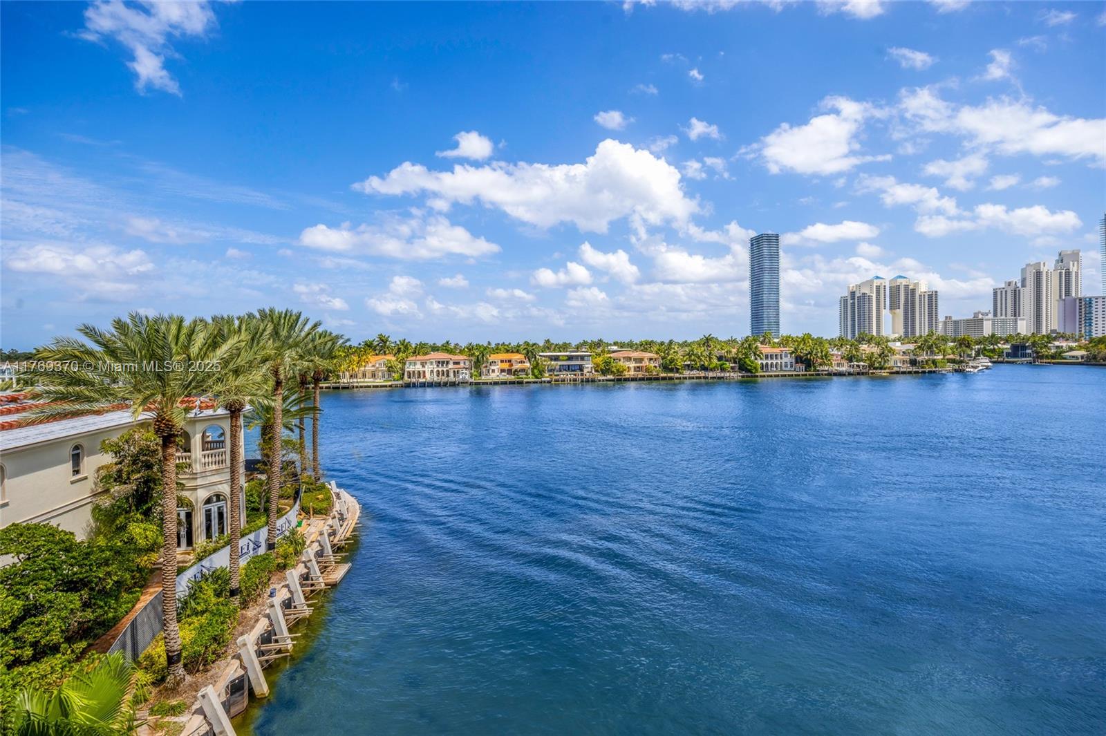 19925 NE 39th Pl #402 Aventura, FL 33180