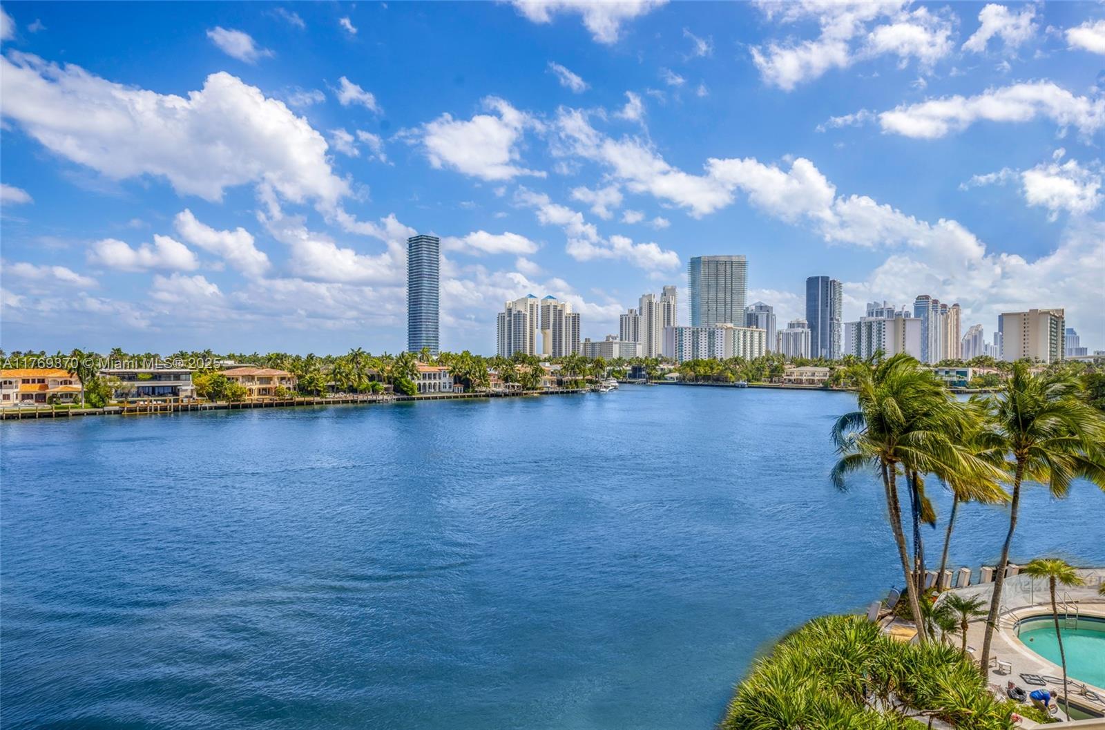 19925 NE 39th Pl #402 Aventura, FL 33180