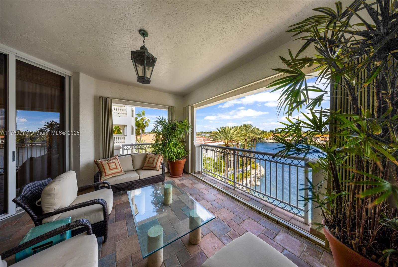 19925 NE 39th Pl #402 Aventura, FL 33180