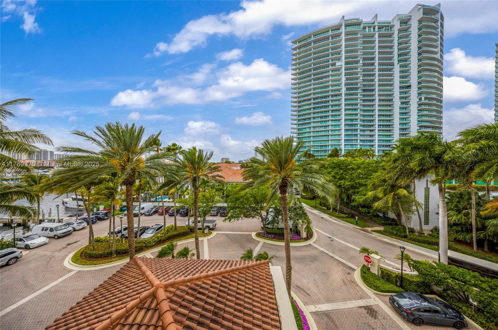 19925 NE 39th Pl #402 Aventura, FL 33180