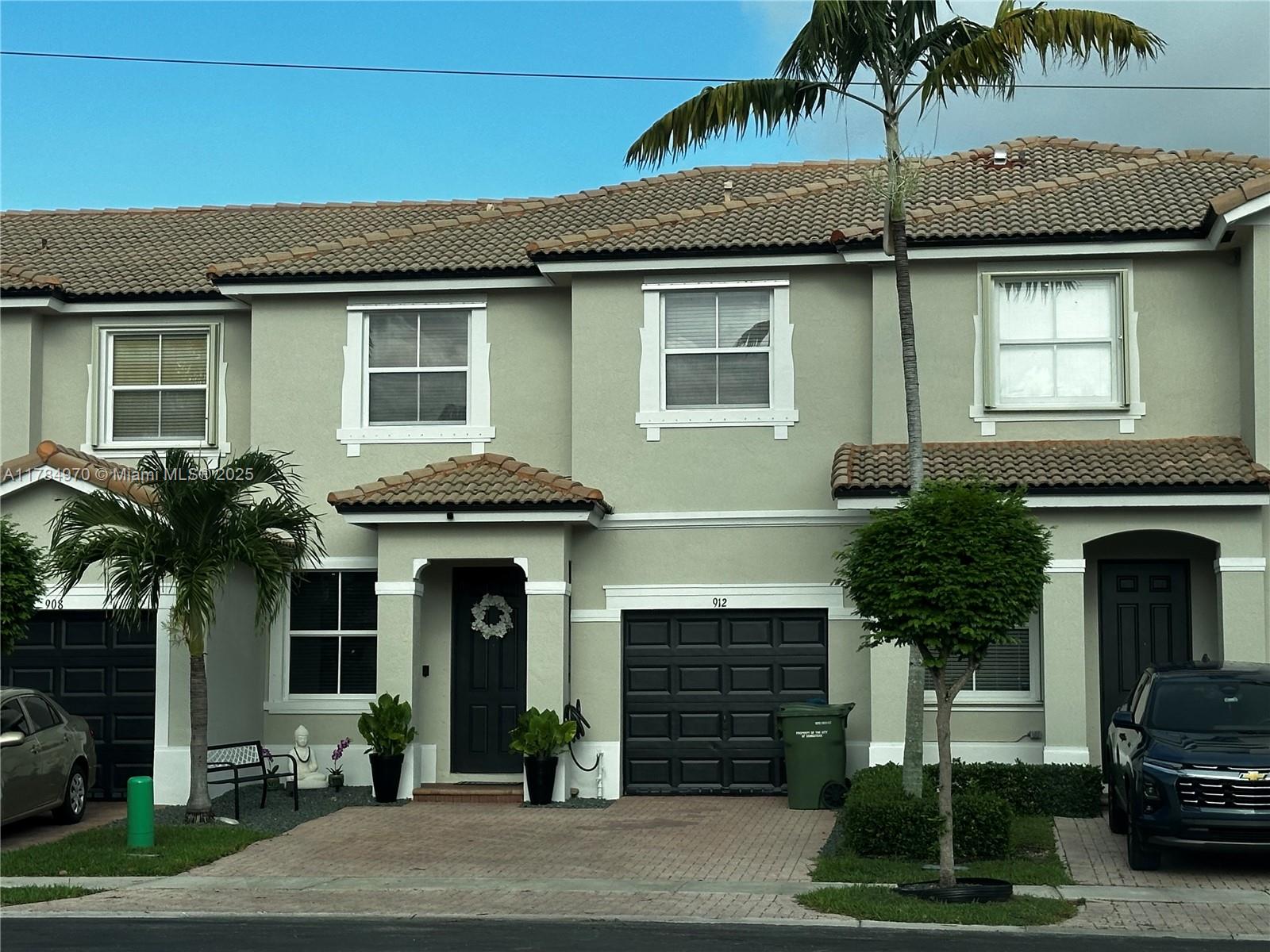 1074 NE 41st Pl