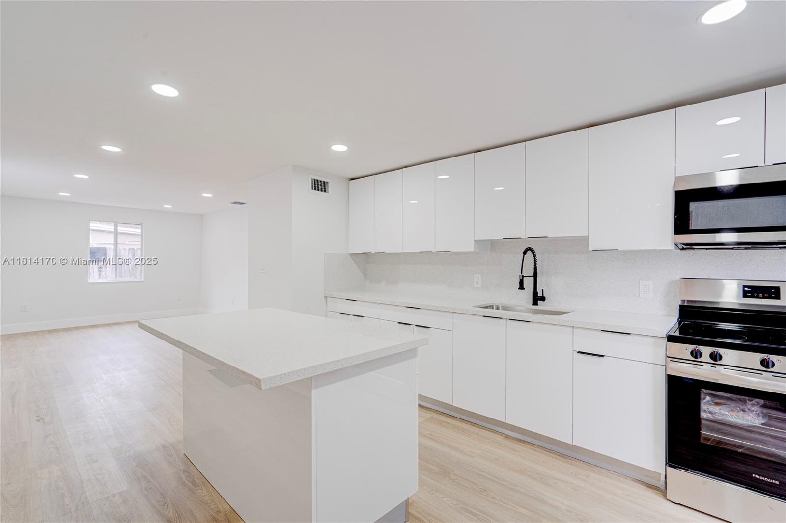 6044 SW 37th St Miramar, FL 33023