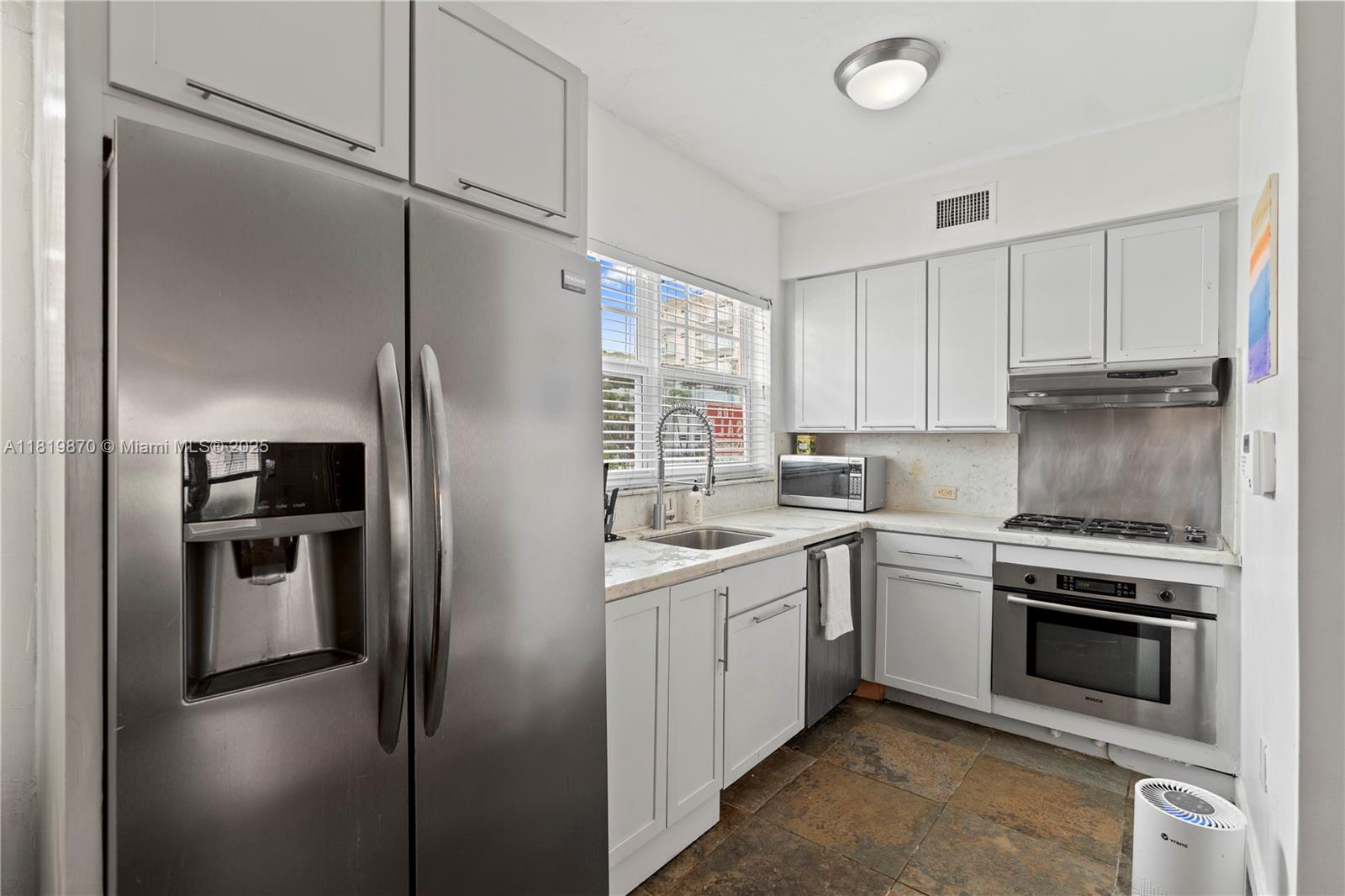 760 Meridian Ave #3 Miami Beach, FL 33139