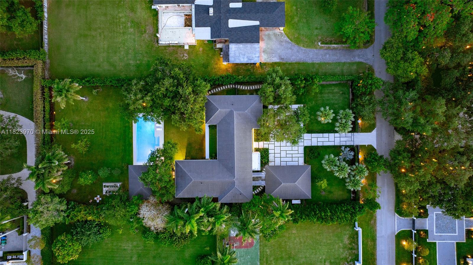 8875 SW 61st Ct Pinecrest, FL 33156