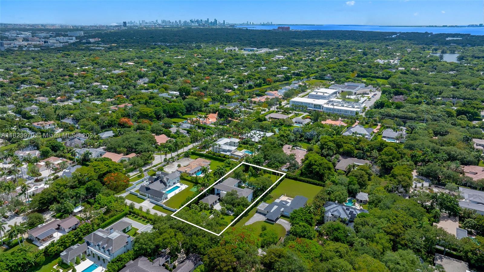 8875 SW 61st Ct Pinecrest, FL 33156