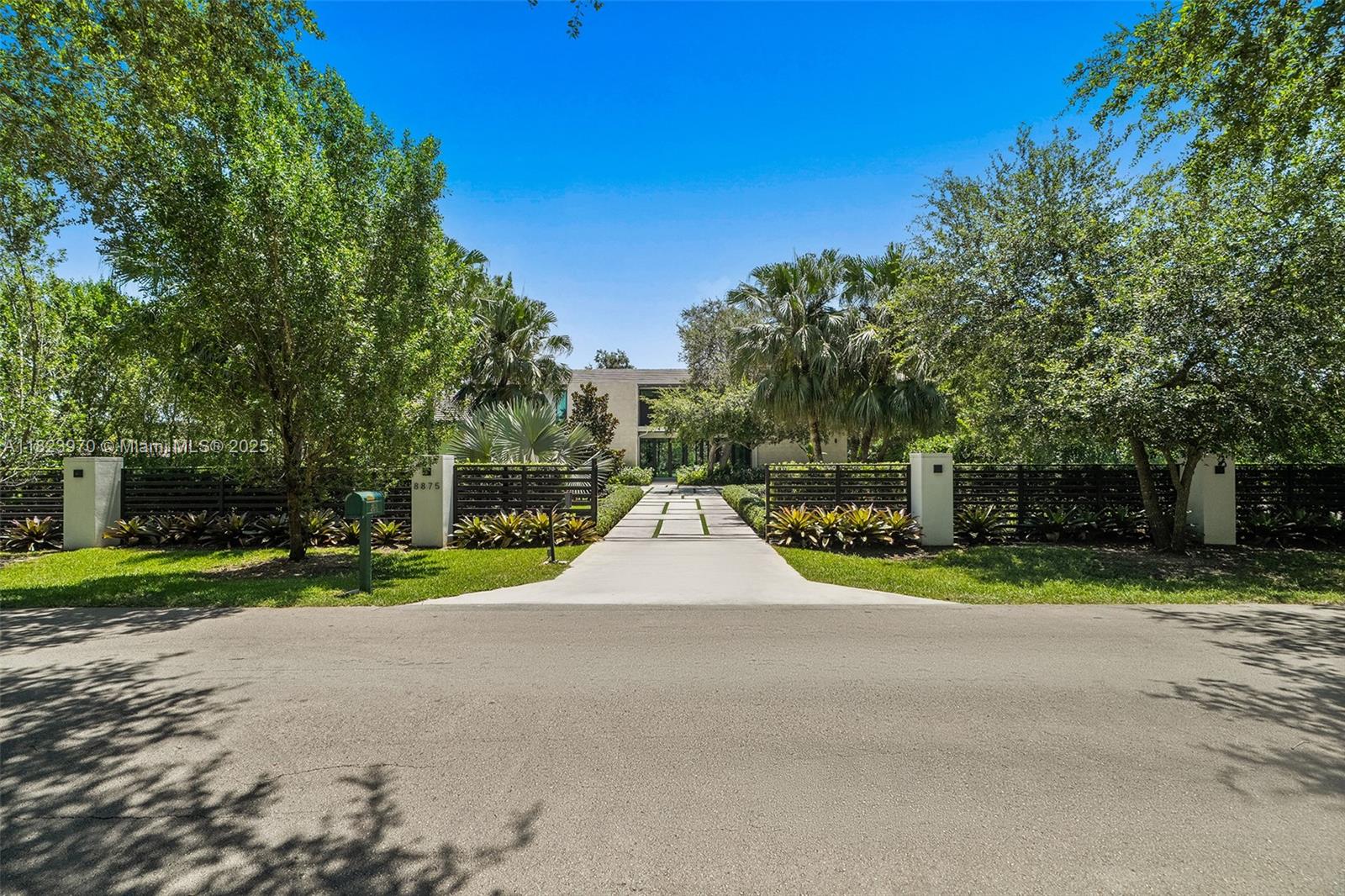 8875 SW 61st Ct Pinecrest, FL 33156