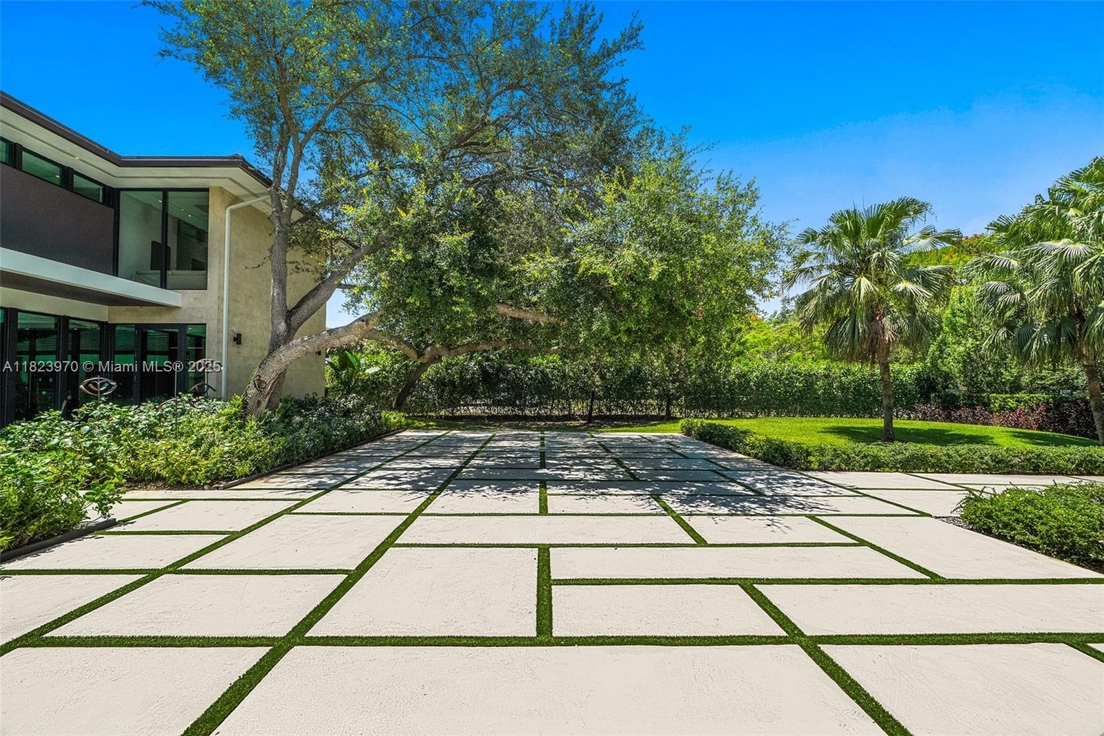 8875 SW 61st Ct Pinecrest, FL 33156