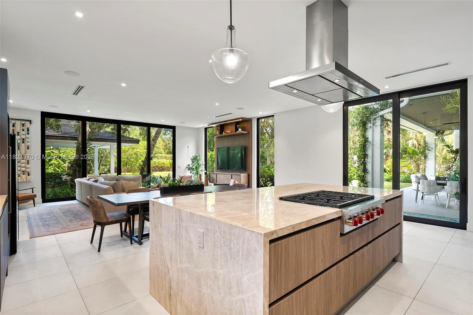 8875 SW 61st Ct Pinecrest, FL 33156