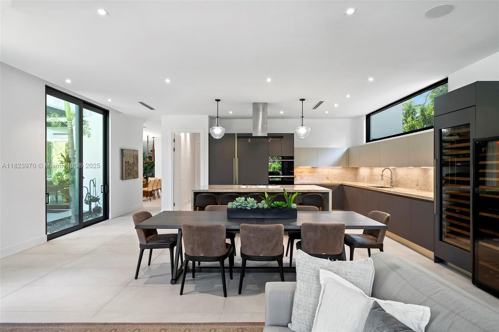 8875 SW 61st Ct Pinecrest, FL 33156