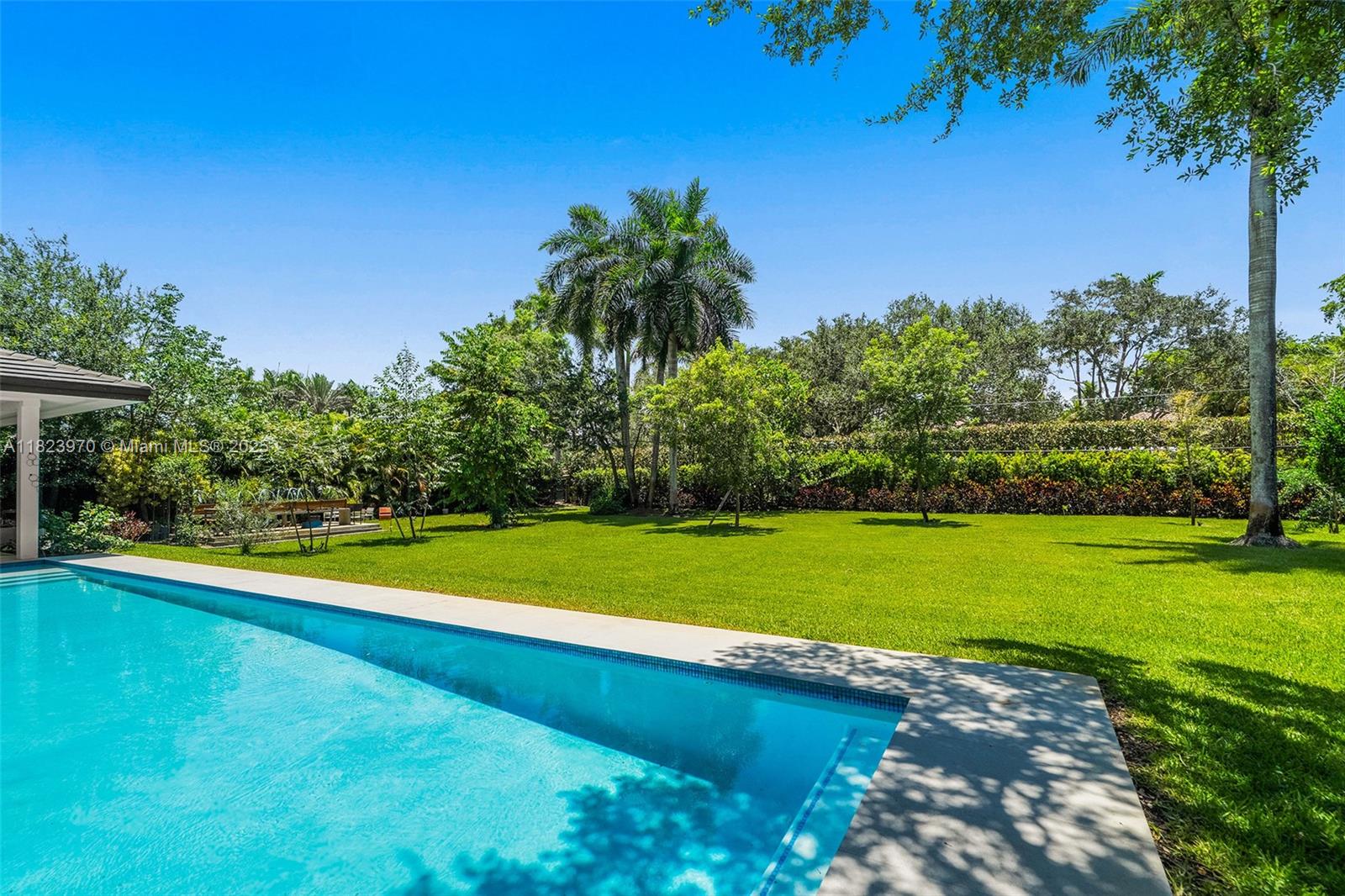 8875 SW 61st Ct Pinecrest, FL 33156