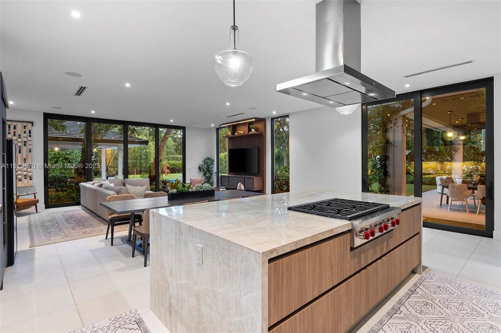 8875 SW 61st Ct Pinecrest, FL 33156