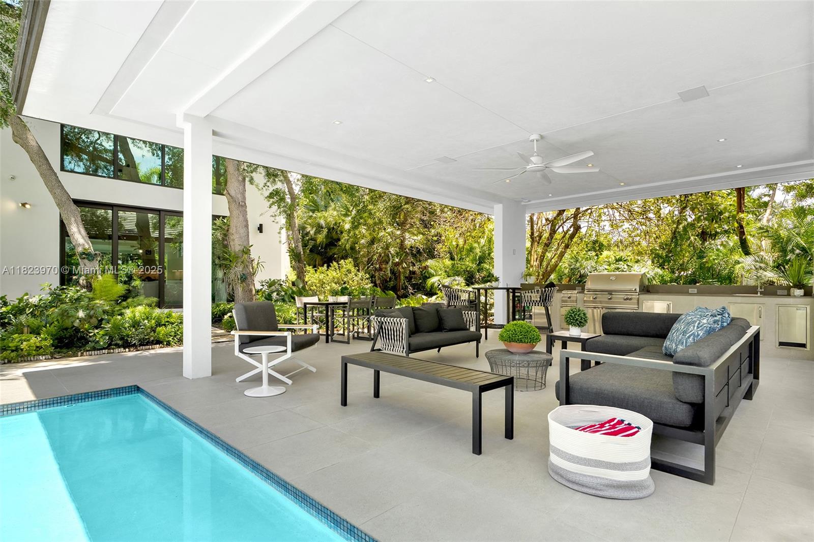 8875 SW 61st Ct Pinecrest, FL 33156