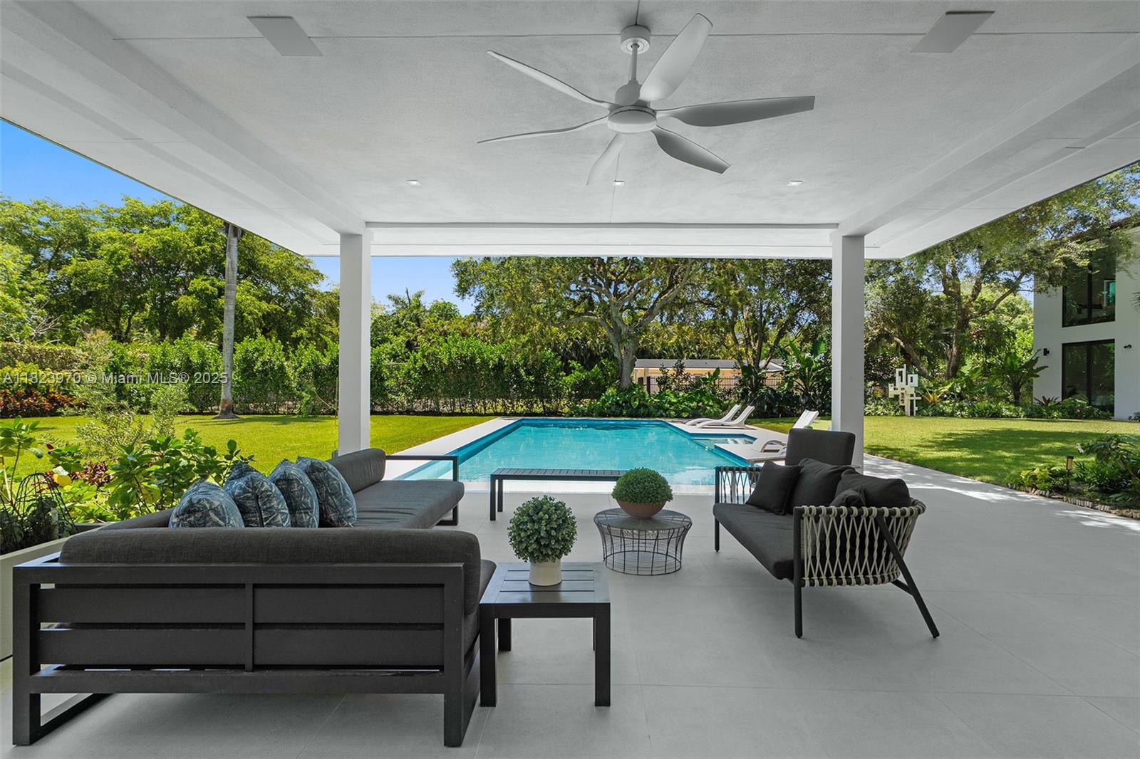 8875 SW 61st Ct Pinecrest, FL 33156