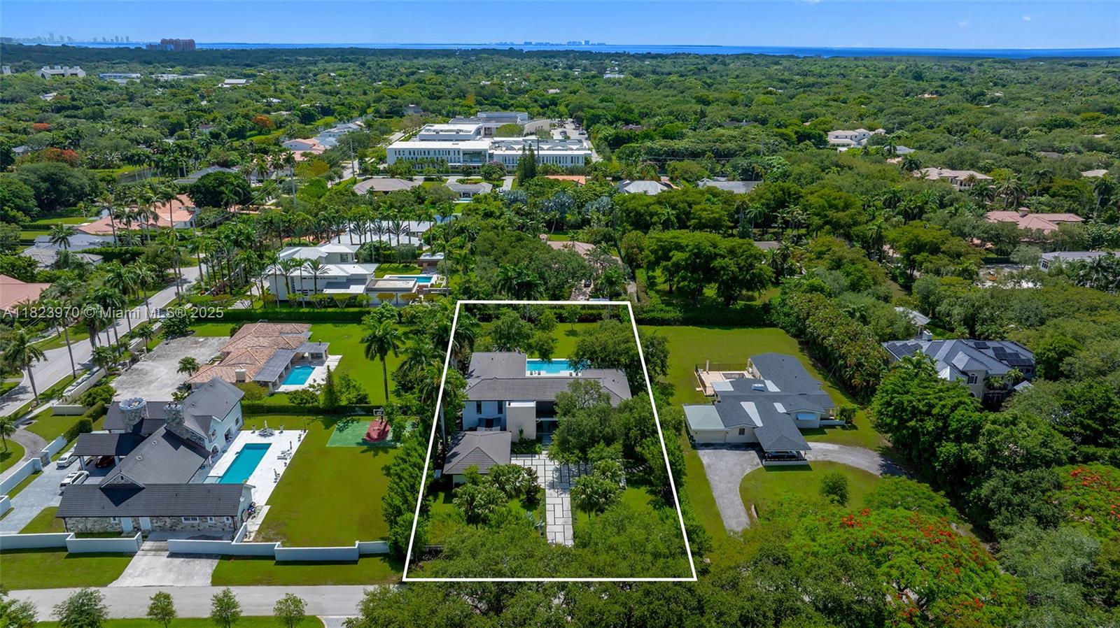 8875 SW 61st Ct Pinecrest, FL 33156