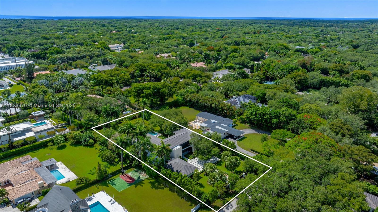 8875 SW 61st Ct Pinecrest, FL 33156