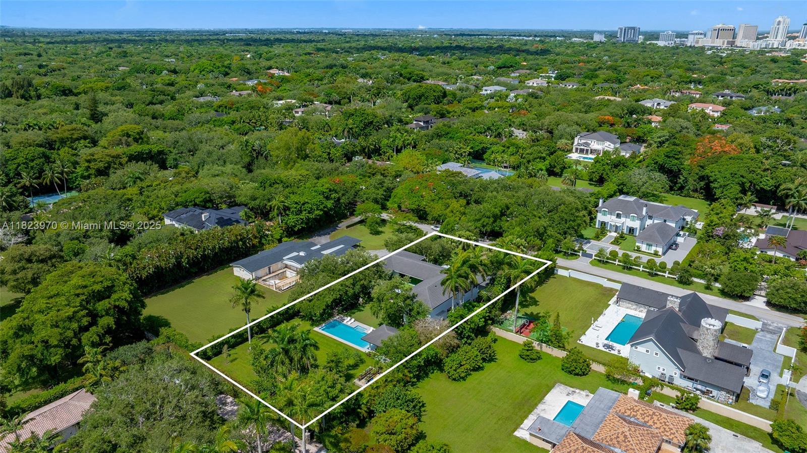 8875 SW 61st Ct Pinecrest, FL 33156