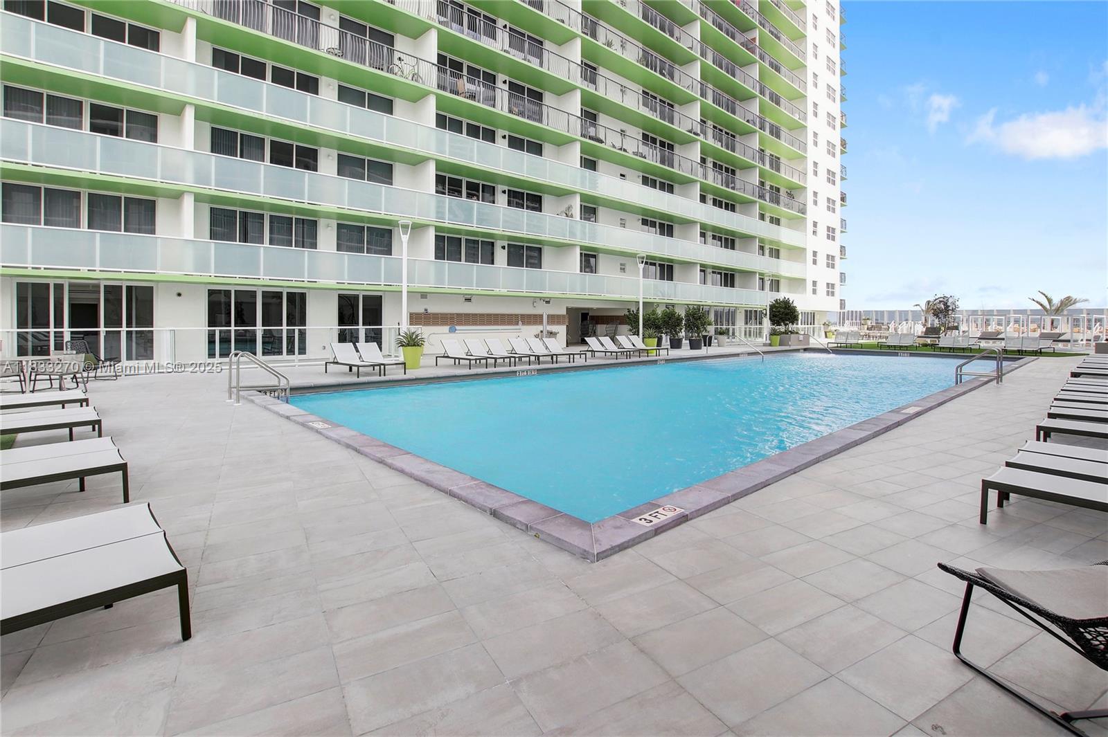 1756 N Bayshore Dr #12G