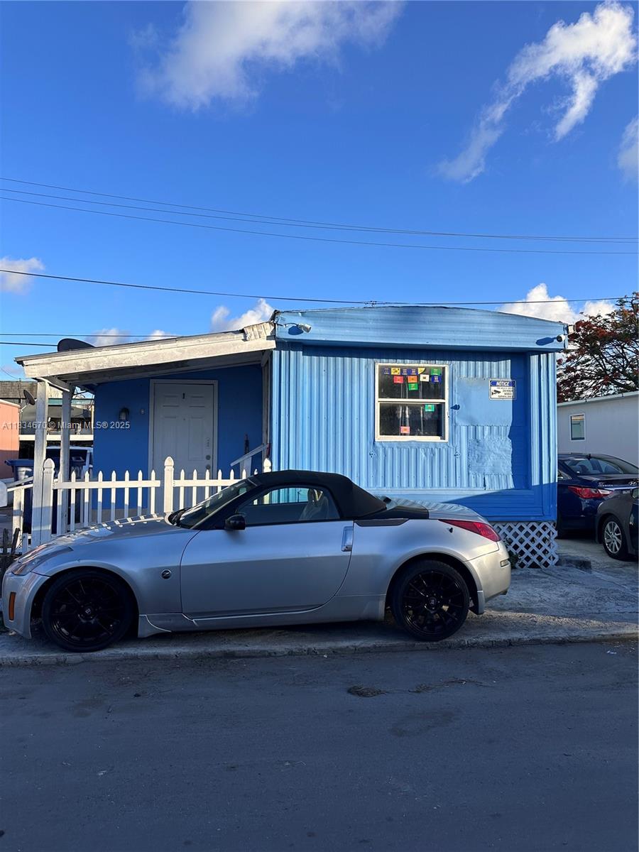 3520 NW 79th St - F622th