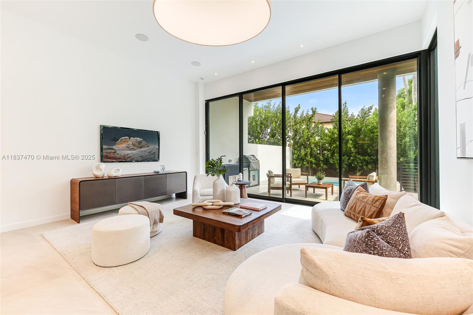 2824 Coconut Ave #2824 Miami, FL 33133 2824 Coconut Ave #2824 Miami, FL 33133