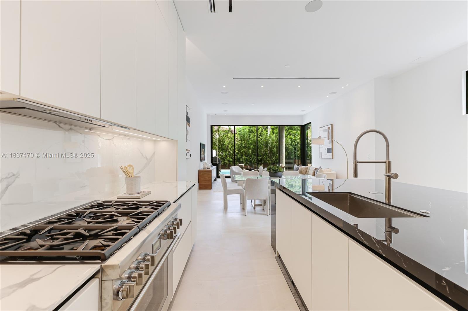 2824 Coconut Ave #2824 Miami, FL 33133 2824 Coconut Ave #2824 Miami, FL 33133