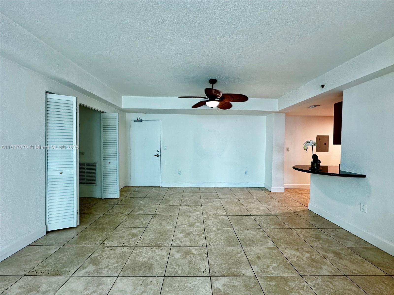 7501 E Treasure Dr #1P North Bay Village, FL 33141