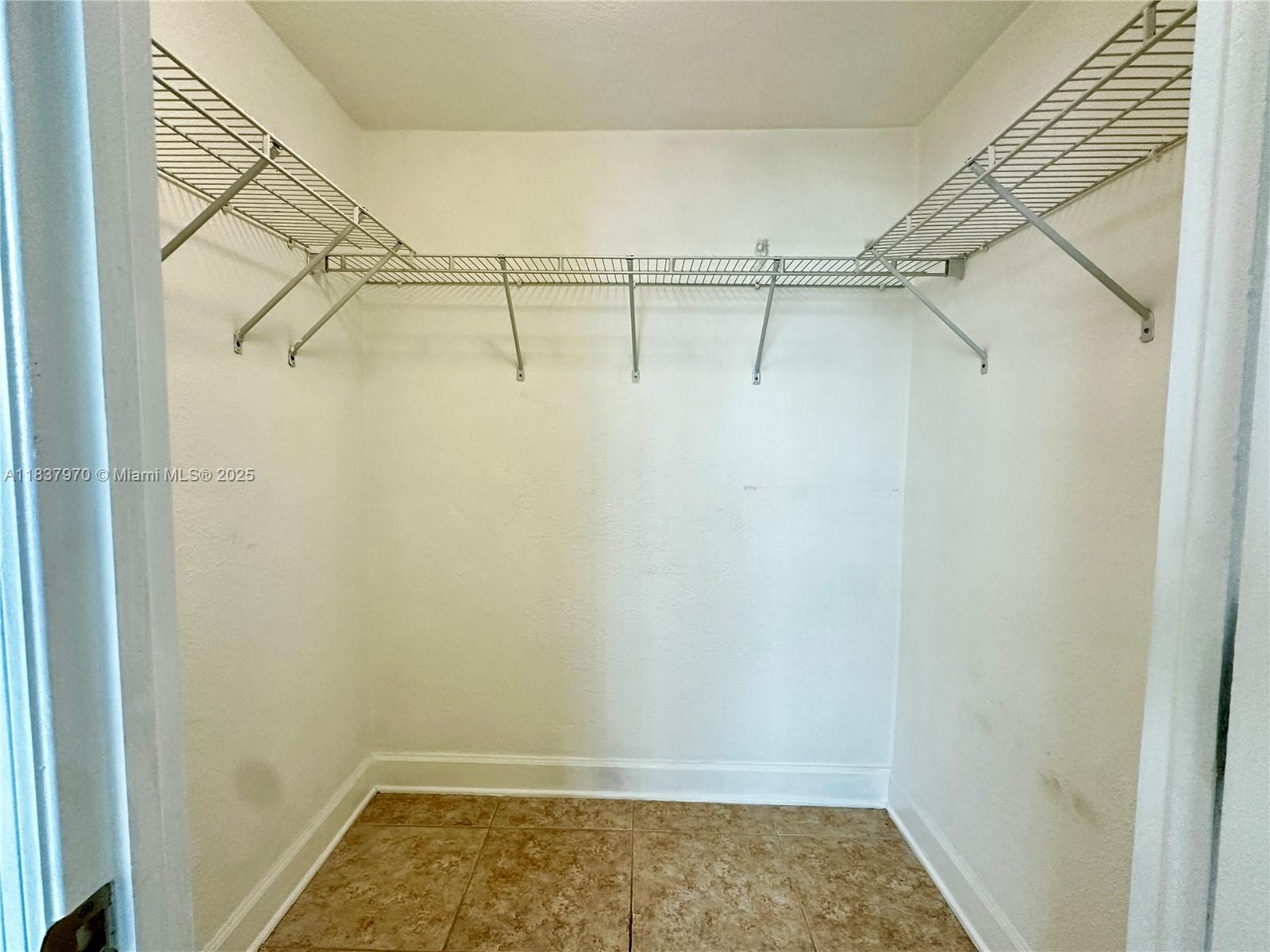 7501 E Treasure Dr #1P North Bay Village, FL 33141