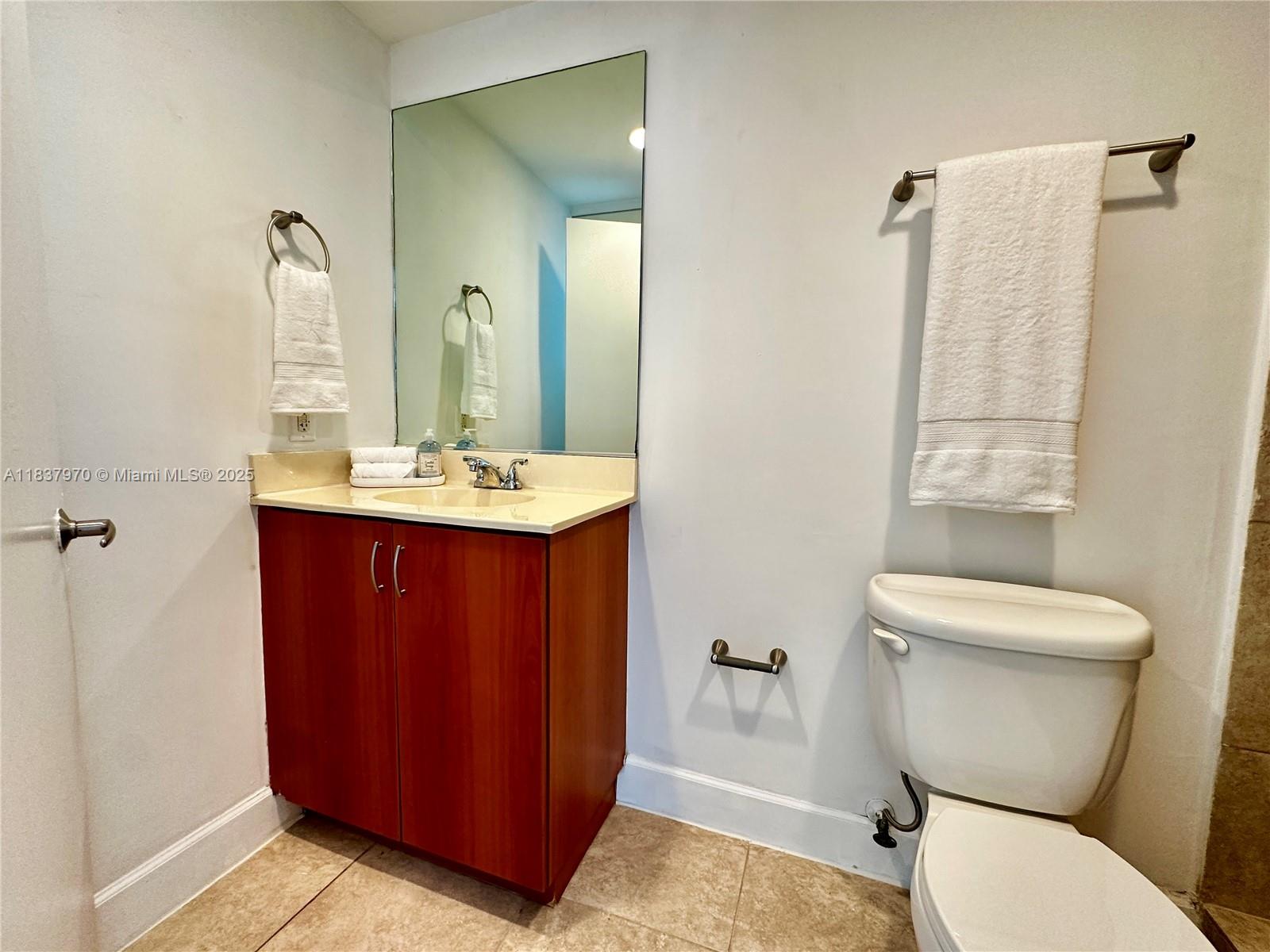 7501 E Treasure Dr #1P North Bay Village, FL 33141