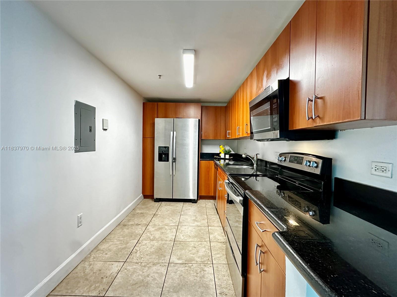 7501 E Treasure Dr #1P North Bay Village, FL 33141