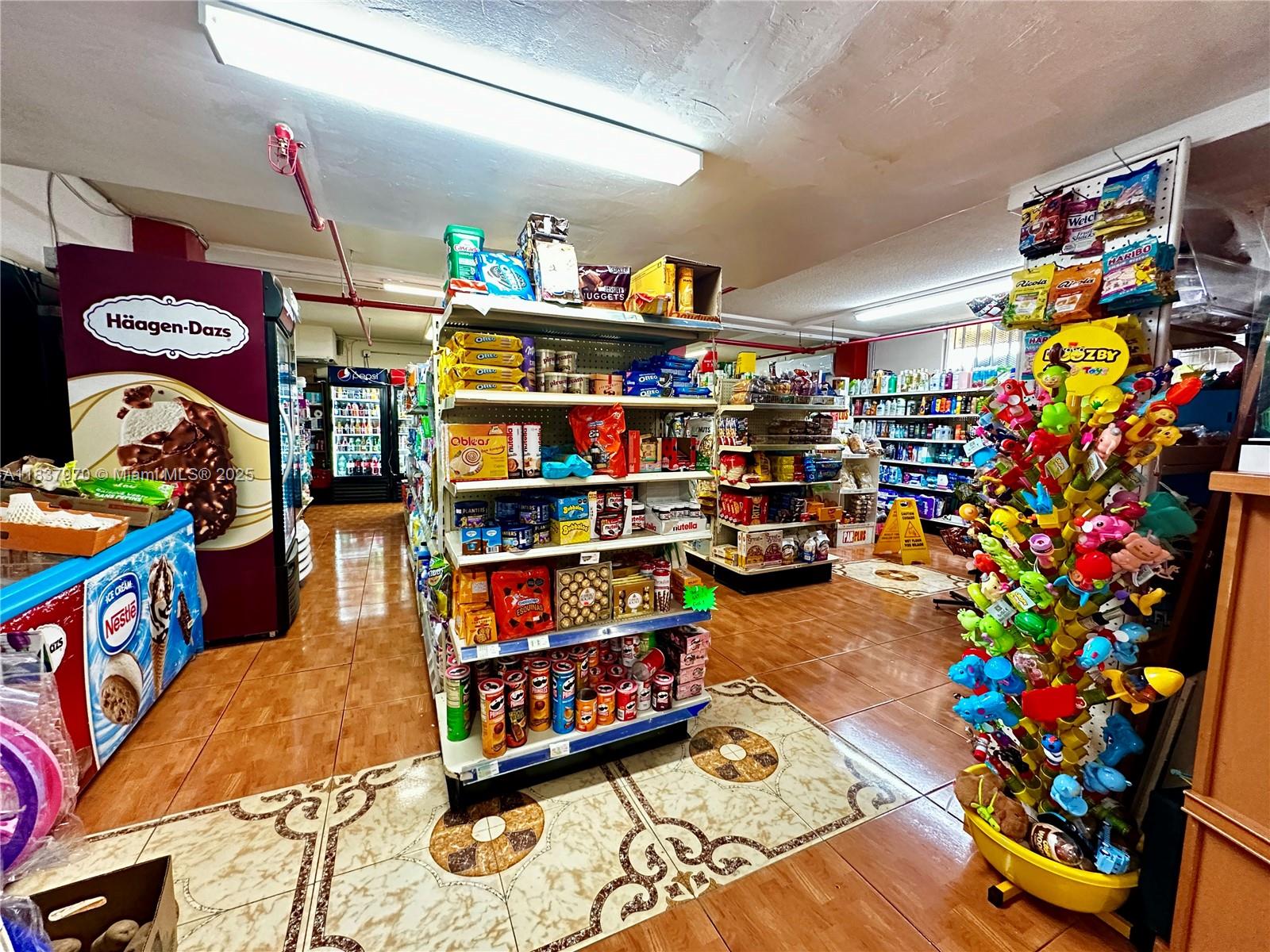 7501 E Treasure Dr #1P North Bay Village, FL 33141