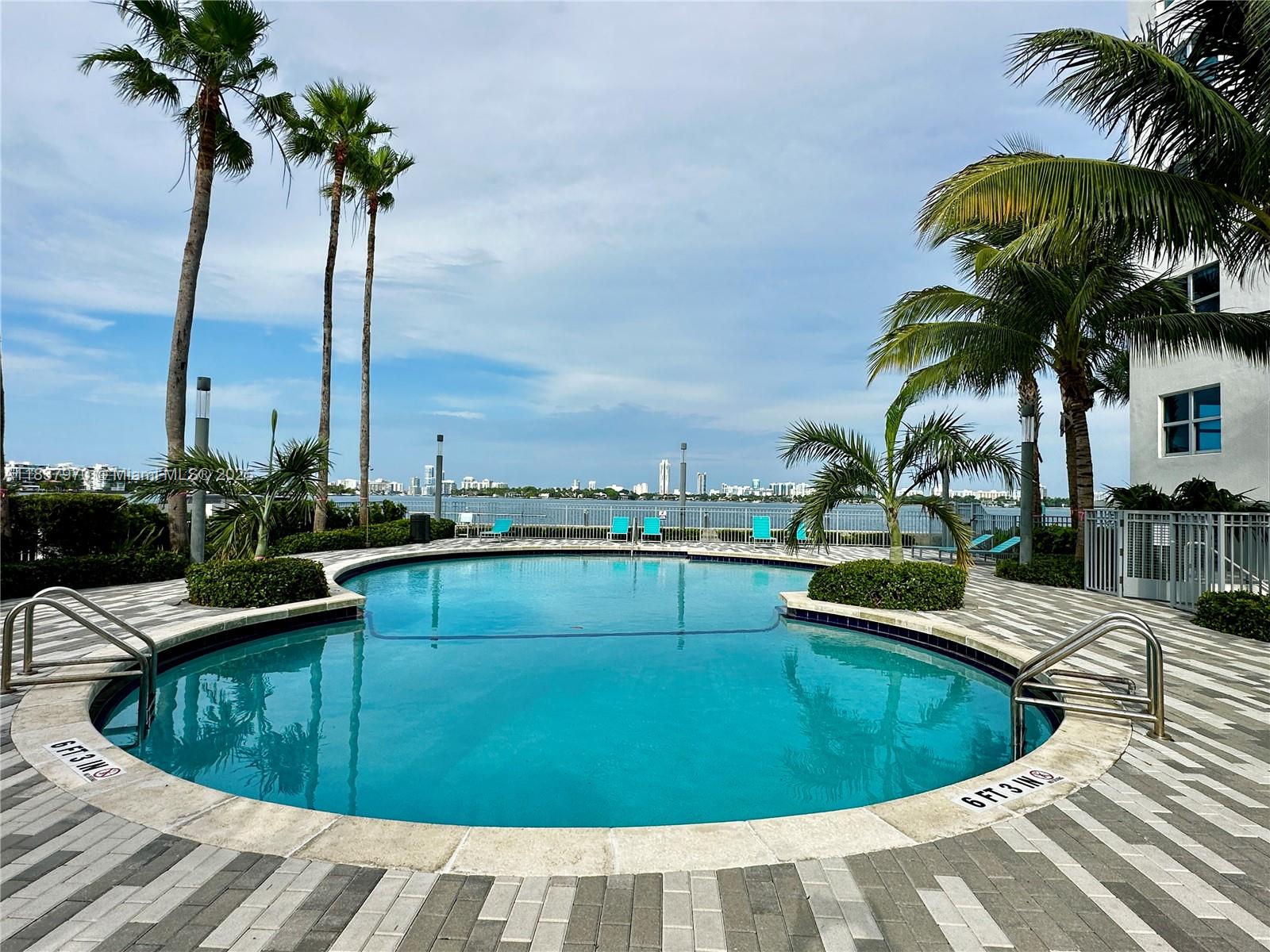 7501 E Treasure Dr #1P North Bay Village, FL 33141