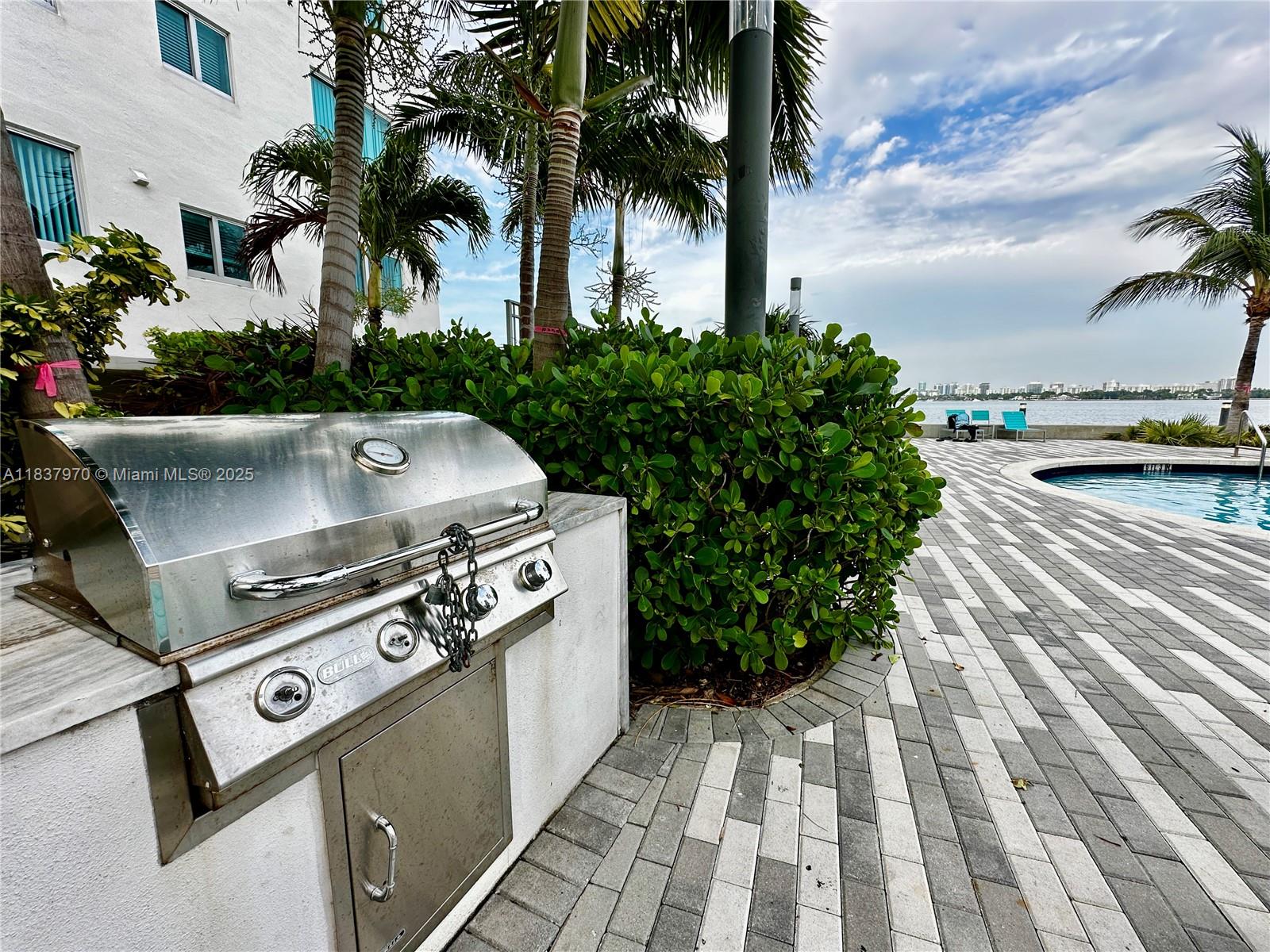 7501 E Treasure Dr #1P North Bay Village, FL 33141