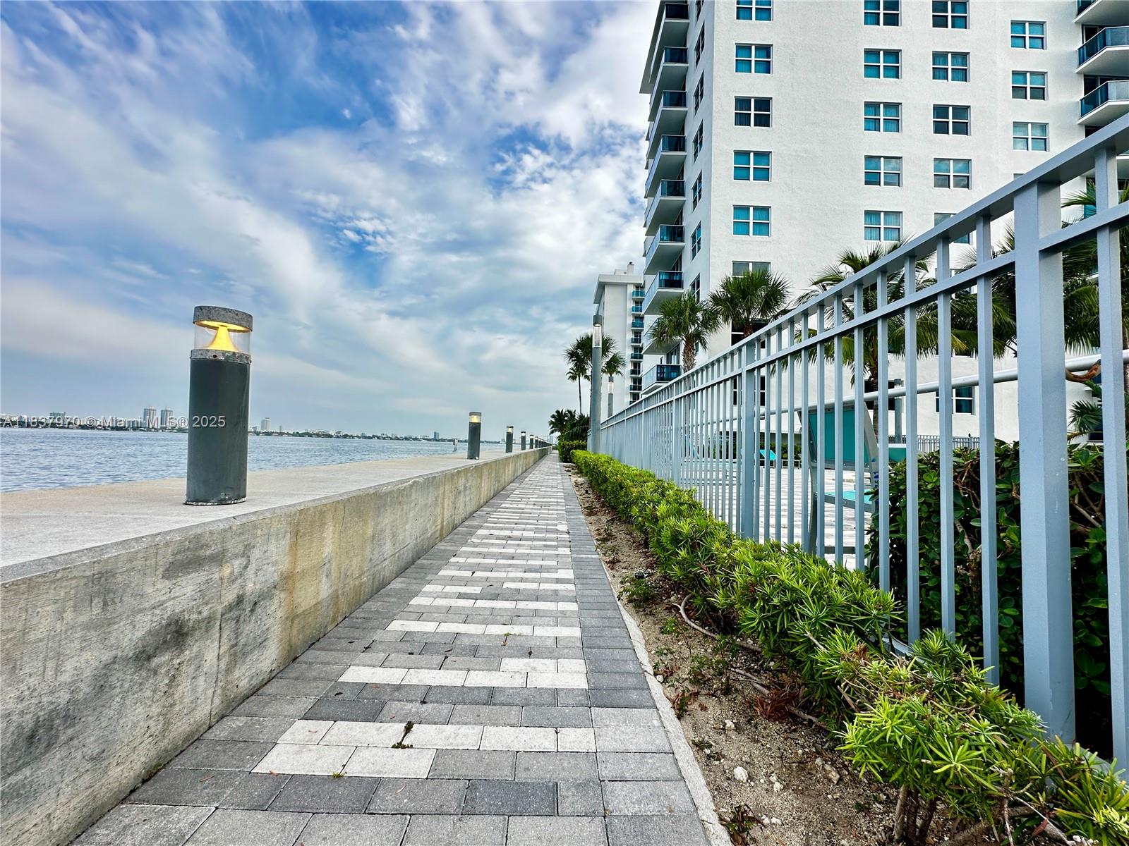 7501 E Treasure Dr #1P North Bay Village, FL 33141