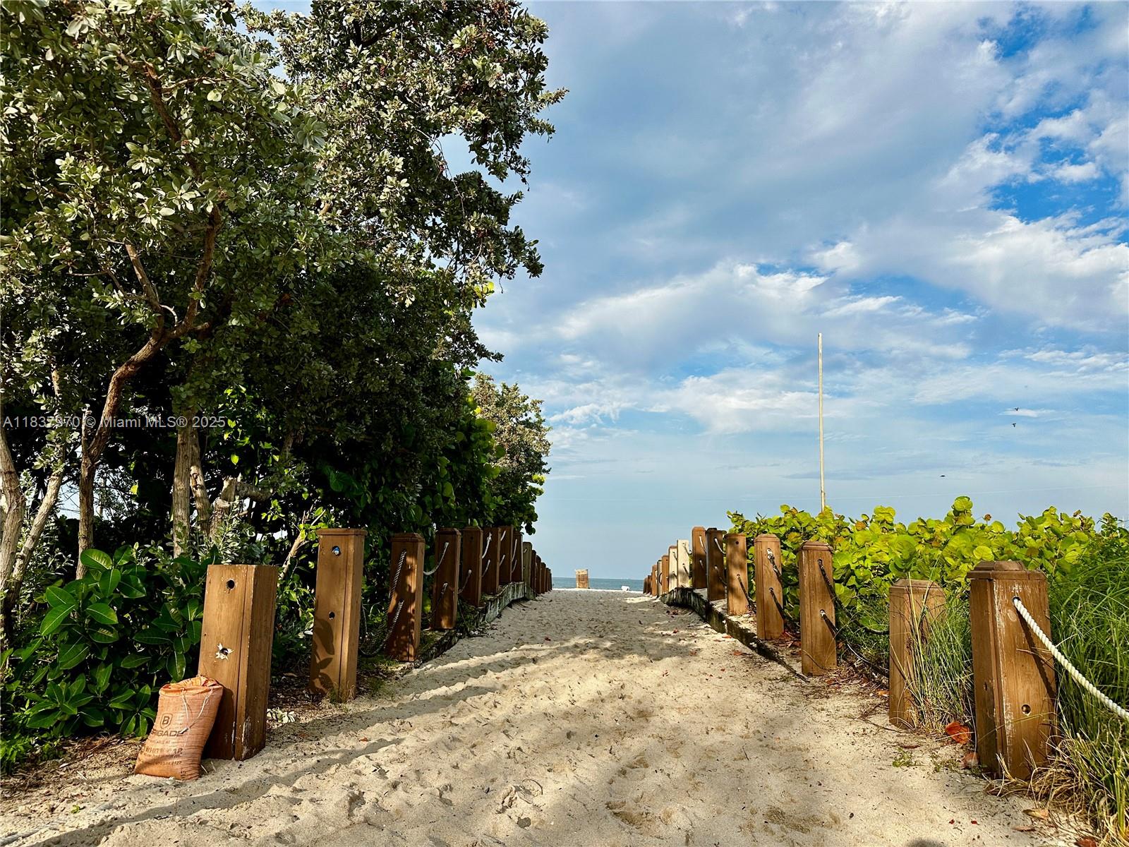 7501 E Treasure Dr #1P North Bay Village, FL 33141