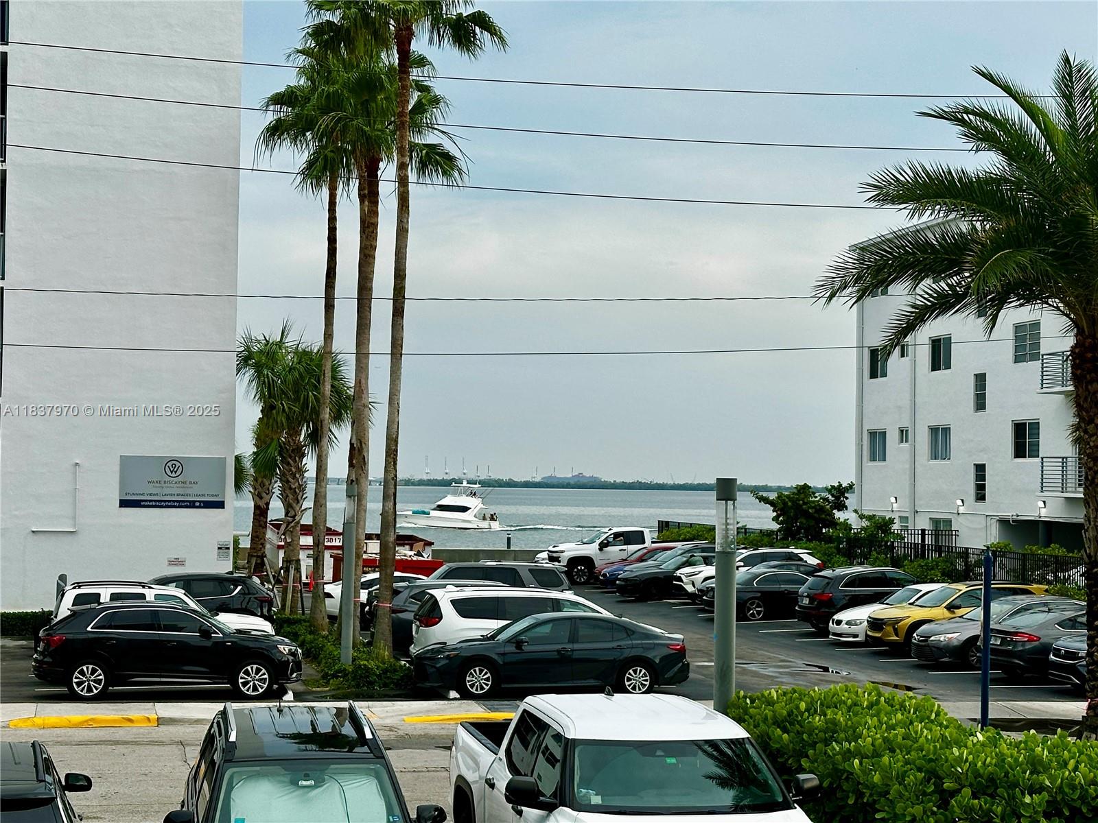 7501 E Treasure Dr #1P North Bay Village, FL 33141