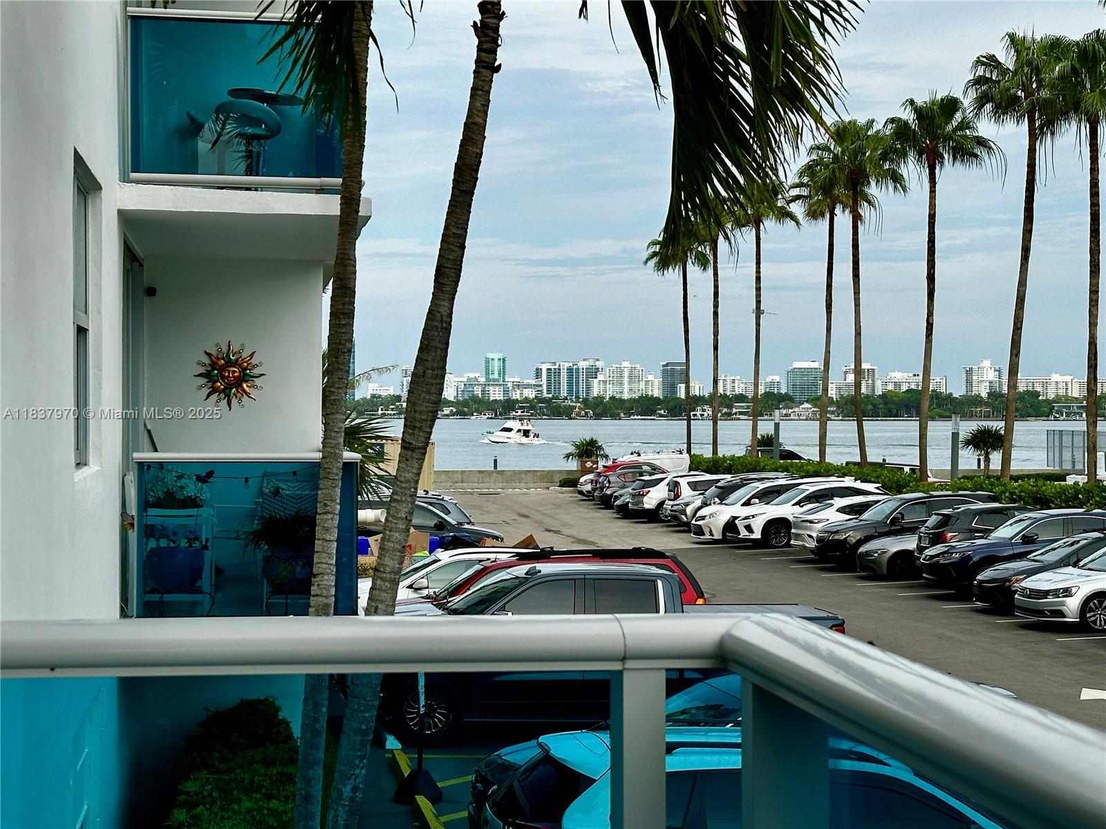 7501 E Treasure Dr #1P North Bay Village, FL 33141