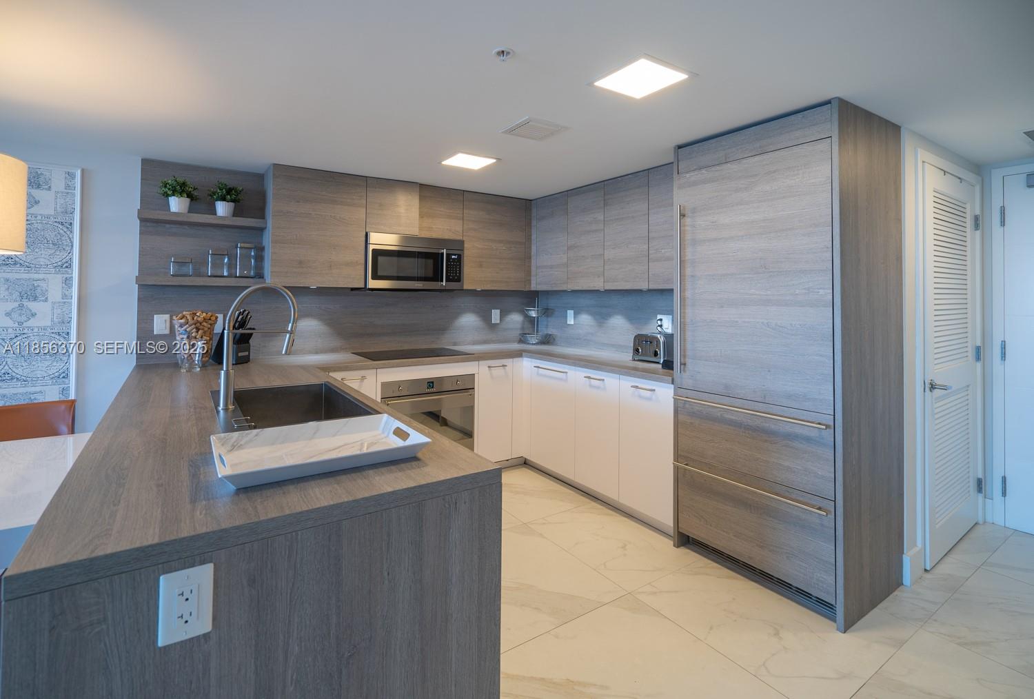 image 400 Sunny Isles2