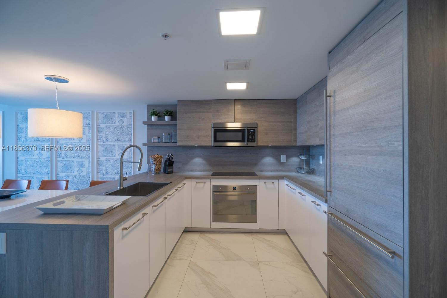 image 400 Sunny Isles3