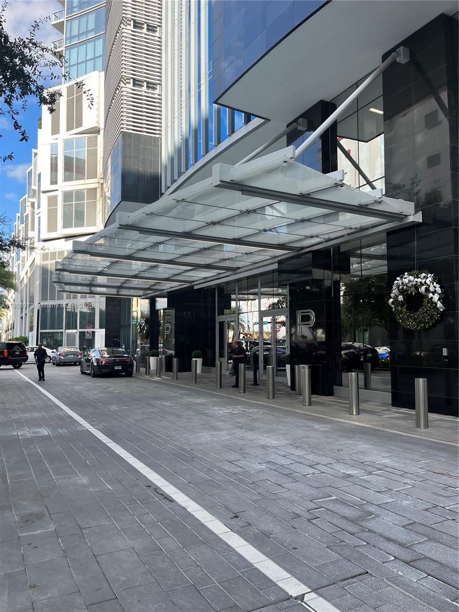 image Paramount Miami Worldcent25