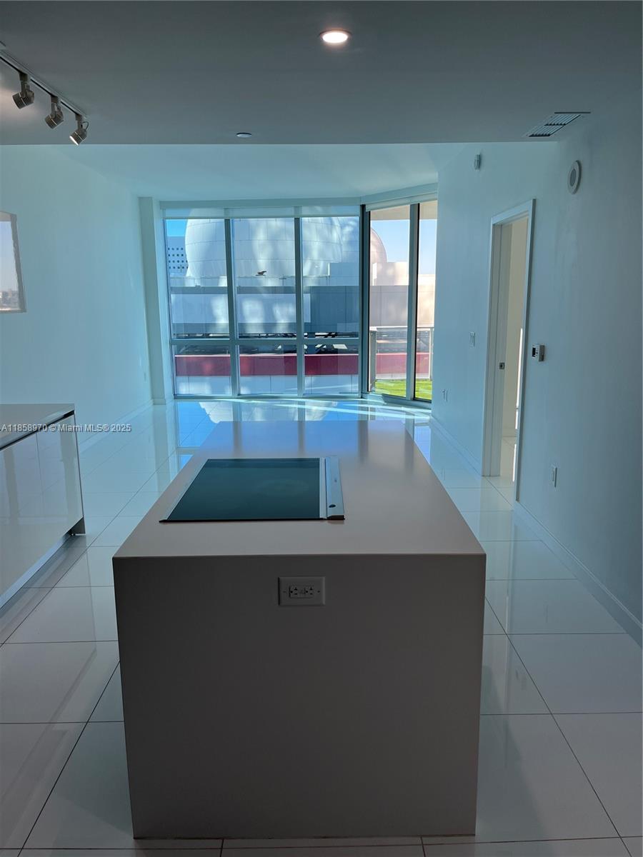 image Paramount Miami Worldcent4