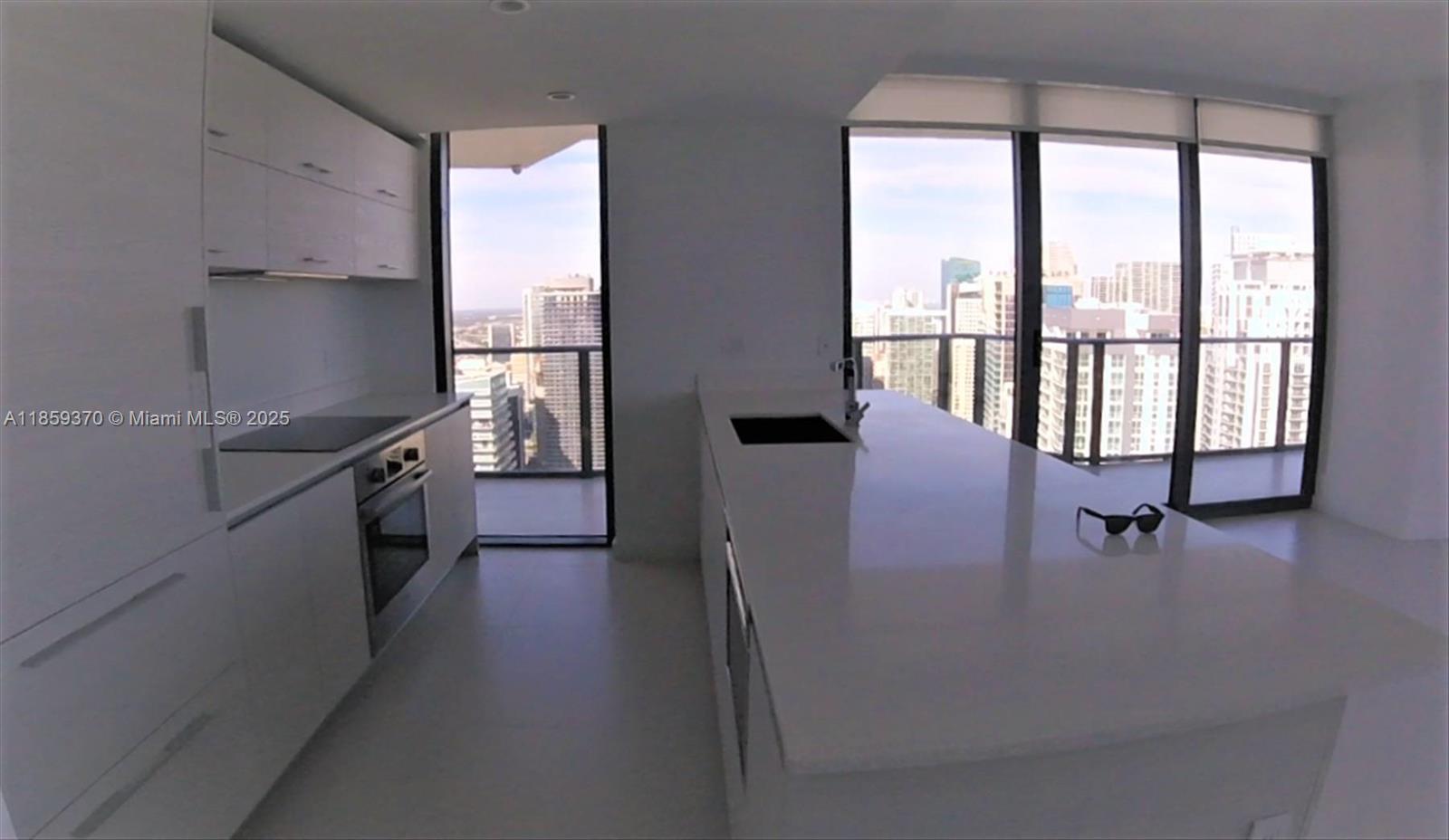 image Sls Brickell4