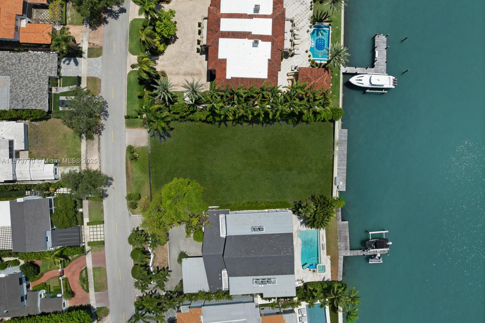 5226 N Bay Rd Miami Beach, FL 33140 5226 N Bay Rd Miami Beach, FL 33140