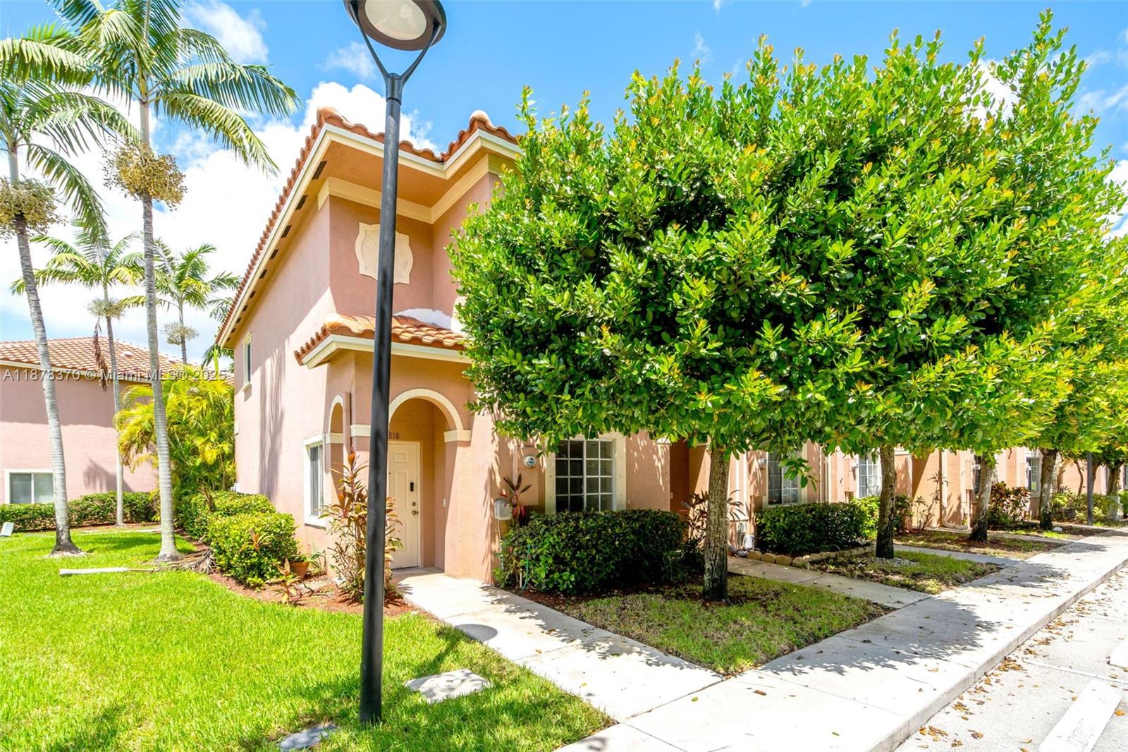 7818 Catalina Cir